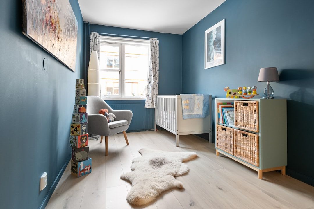 Gesunde Lebensmittel für den Beikost Start Plan: Eine Schale mit frisch zubereitetem, leuchtend grünem Brokkoli-Brei. | Foto: Alex Tyson