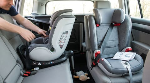ISOFIX oder Gurt: Was ist sicherer für Kindersitze?
