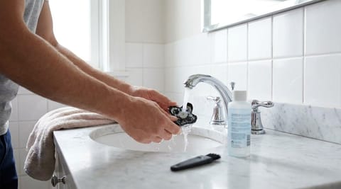 Elektrorasierer reinigen: Anleitung & Tipps für Hygiene