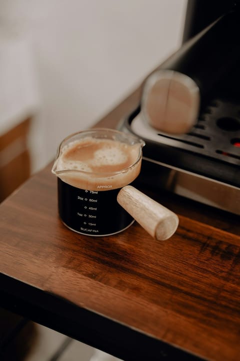 Kapselmaschinen mit Milchsystem: Bequemer Kaffeegenuss auf Knopfdruck