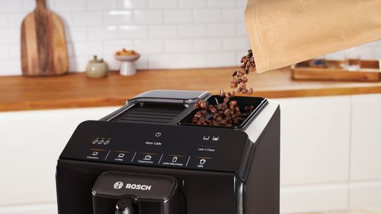 BOSCH Serie 2 Kaffeevollautomat VeroCafe Klavierlack schwarz