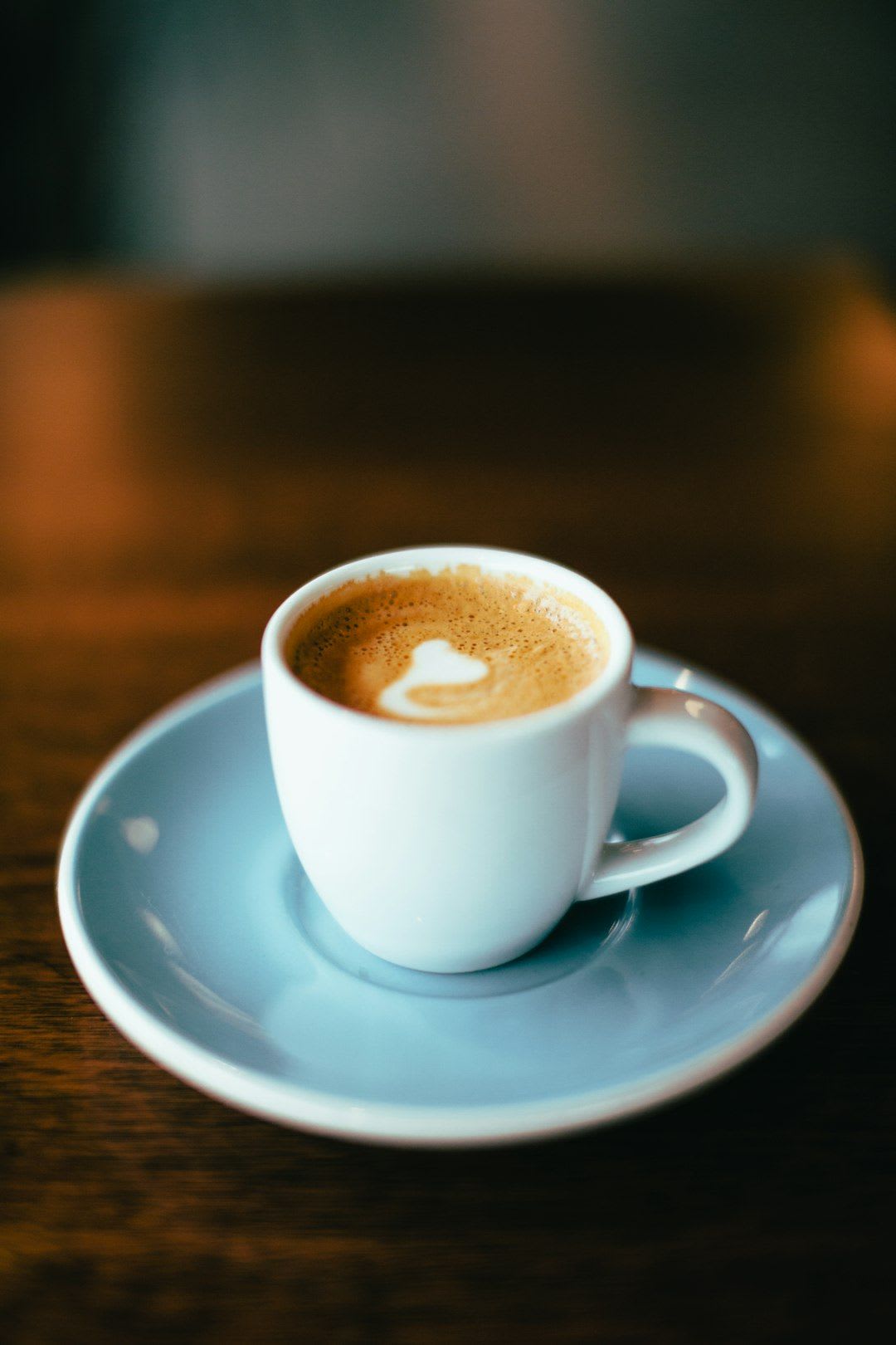 Ein perfekter Cappuccino mit kunstvoller Herz-Latte-Art, das ideale Opfer für den Cappuccino Assassine. | Foto: Jeremy Yap