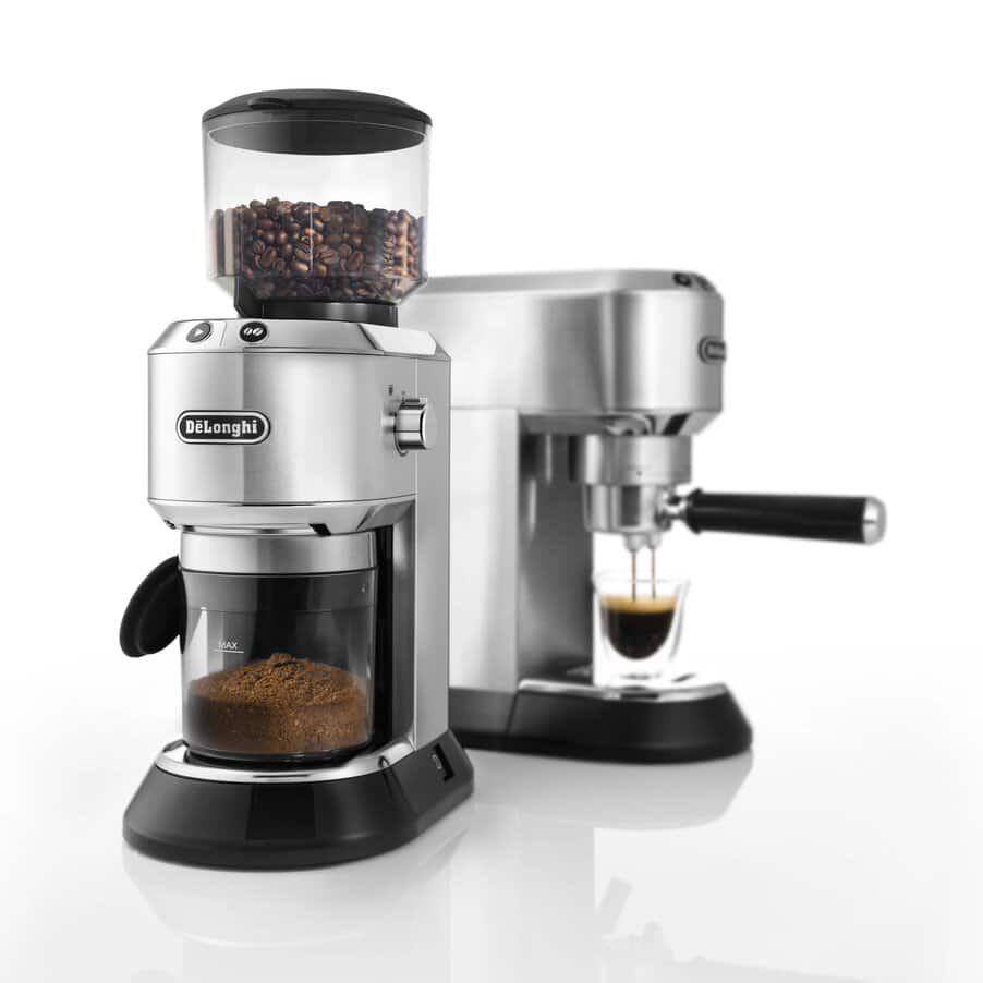 De'Longhi Dedica mit elektrische Kaffeemühle ECKG6821.M Silber