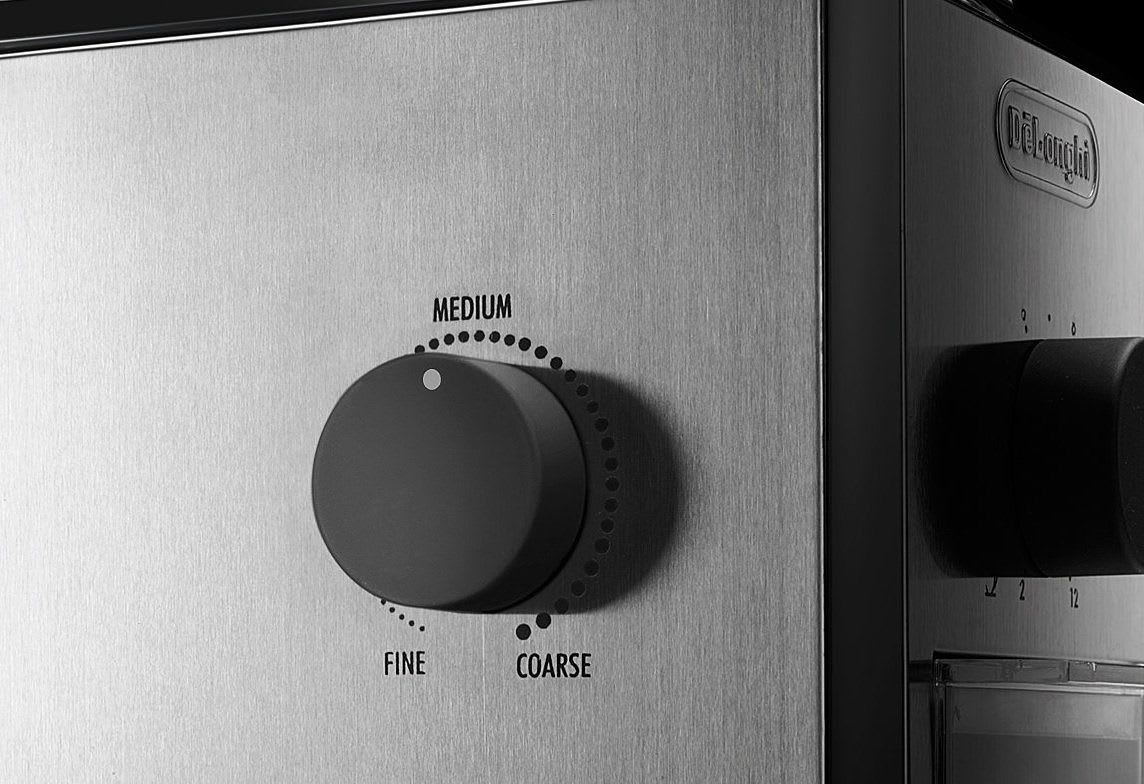 De'Longhi Kaffeemühle KG89, 110 W, Kegelmahlwerk, 120 g Bohnenbehälter silberfarben
