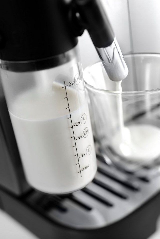 De'Longhi Kaffeevollautomat Magnifica Evo ECAM290.61.SB- 5 Rezepte, perfekter Milchschaum, LatteCrema Milchsystem, automatische Entkalkung und Reinigung schwarz|silberfarben