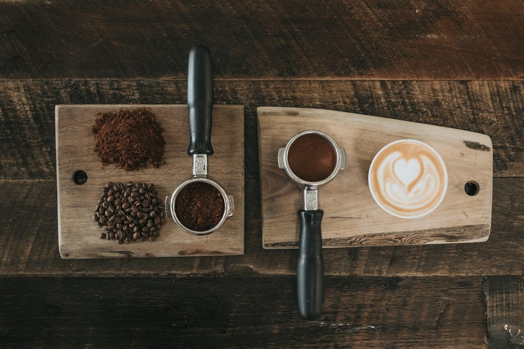 Sonnentrocknung von Kaffeebohnen auf einer Finca, ein typischer Prozess in diesem Kaffeeanbaugebiet Guatemalas. | Foto: Nathan Dumlao