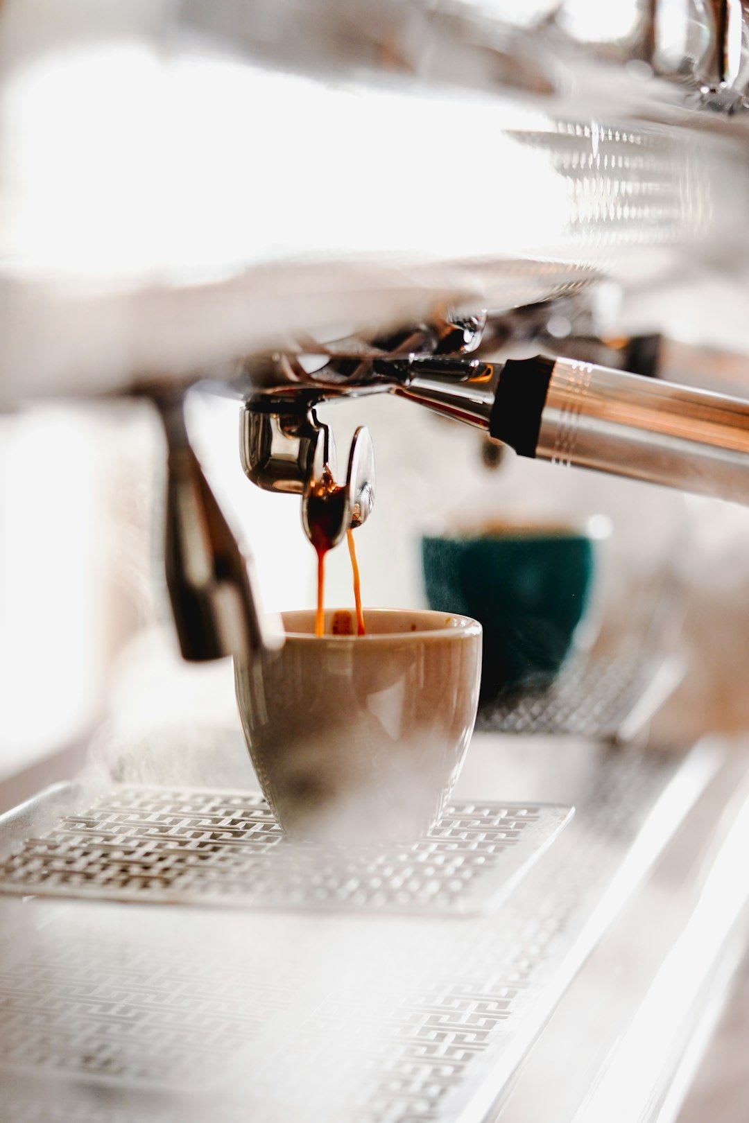 Bunte Häuser in einer Stadt im kolumbianischen Kaffeeanbaugebiet, Teil des UNESCO-Weltkulturerbes 'Kaffee-Dreieck'. | Foto: Jhunelle Francis Sardido