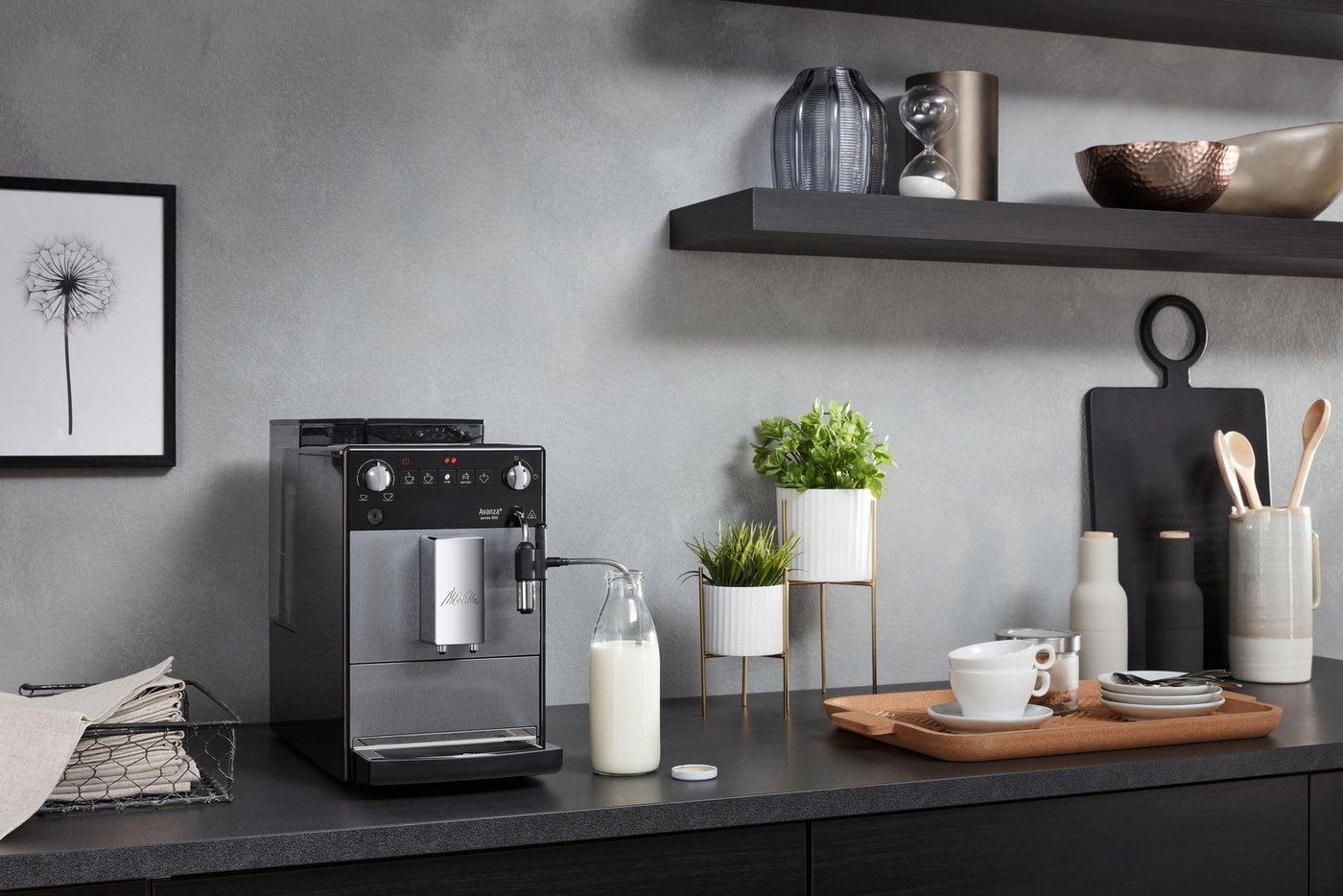 Melitta Kaffeevollautomat Avanza® F270-100 Mystic Titan, Kompakt, aber XL Wassertank & XL Bohnenbehälter, Milchschaum-System silberfarben