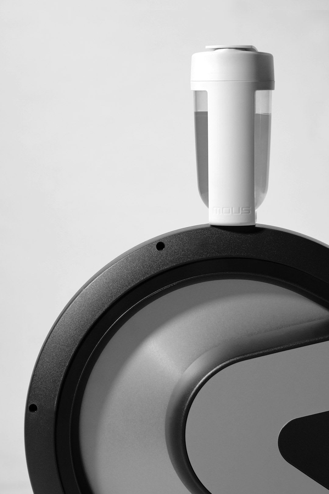 Ein Matter Controller nutzt ein Thread-Mesh-Netzwerk, um energieeffizient Smart-Home-Geräte wie Sensoren zu verbinden. | Foto: Intenza Fitness
