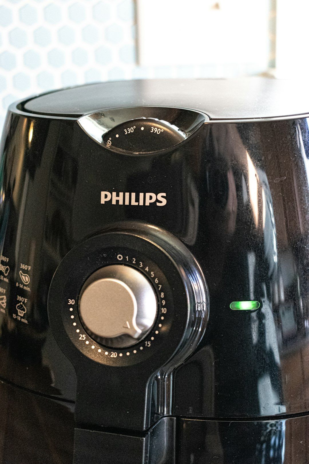 Die Bürstendüse von einem Philips Staubsauger kabellos entfernt mühelos Tierhaare von einem strukturierten Teppich. | Foto: Kelsey Todd