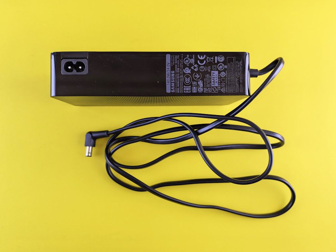 Vielfältige Anschlüsse an einer Laptop-Dockingstation, deren Funktion von aktuellen Treibern und Firmware abhängt. | Foto: Andrey Matveev