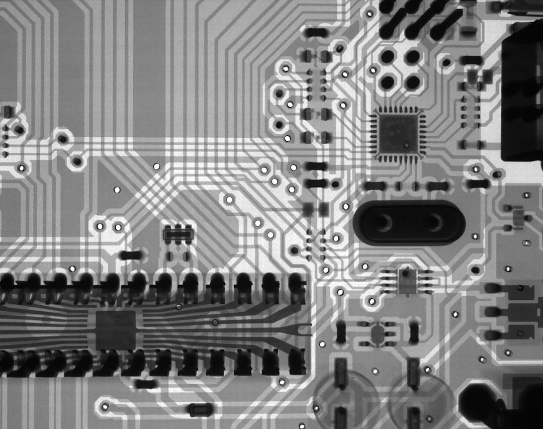 Vergleich der Beamer-Technik: Eine Makroaufnahme zeigt die leuchtenden roten, grünen und blauen LEDs eines LED-Beamers. | Foto: Mathew Schwartz